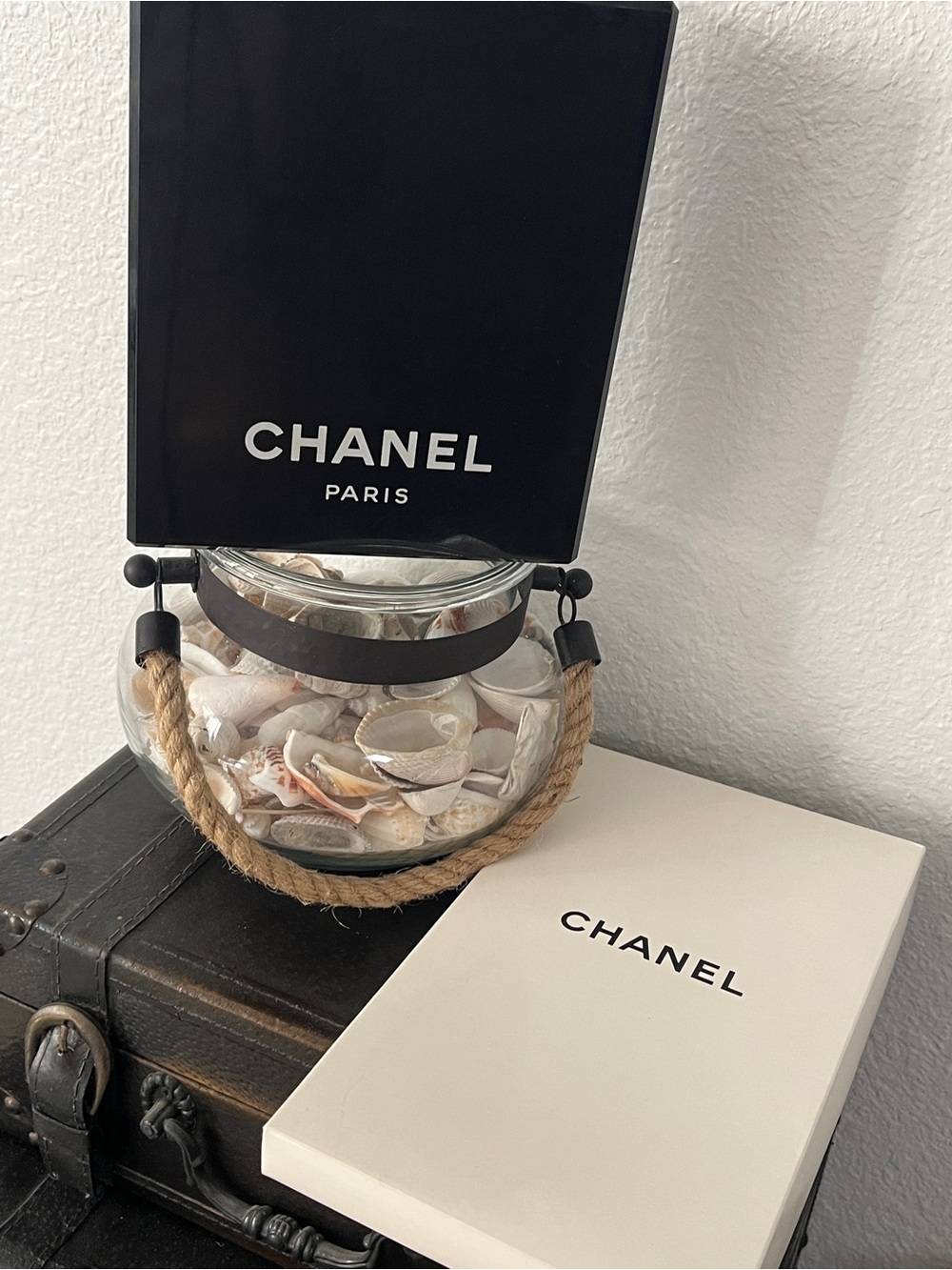CHANEL Glossy Black Hand Mirror AND Jewelry Box with Silver CC Logo - Picture 5 of 5